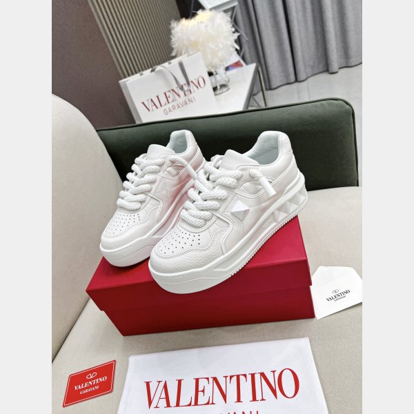 Best Quality Valentino Bread Shoes/Sneakers Good Women/Men price