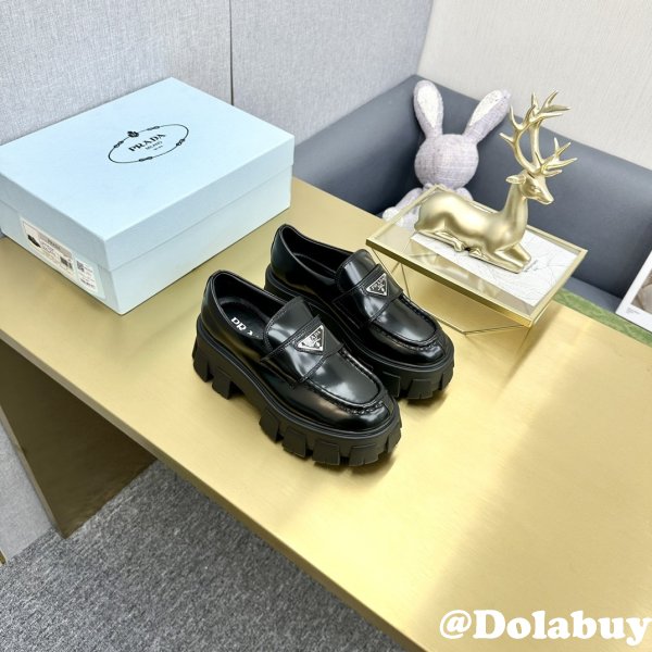 Brushed leather Monolith loafers