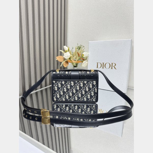 Top Small 30 Montaigne Bag Blue Dior Oblique Jacquard