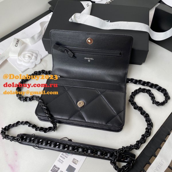 Best Quality Replica New WOC AP0957 19 Wallet Chain Glossy Calfskin Bag