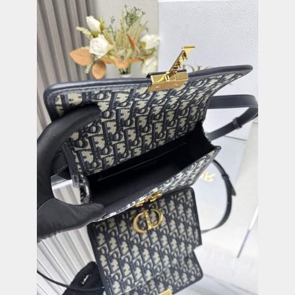 Top Small 30 Montaigne Bag Blue Dior Oblique Jacquard